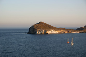 Sailing boats in Genoveses © OM